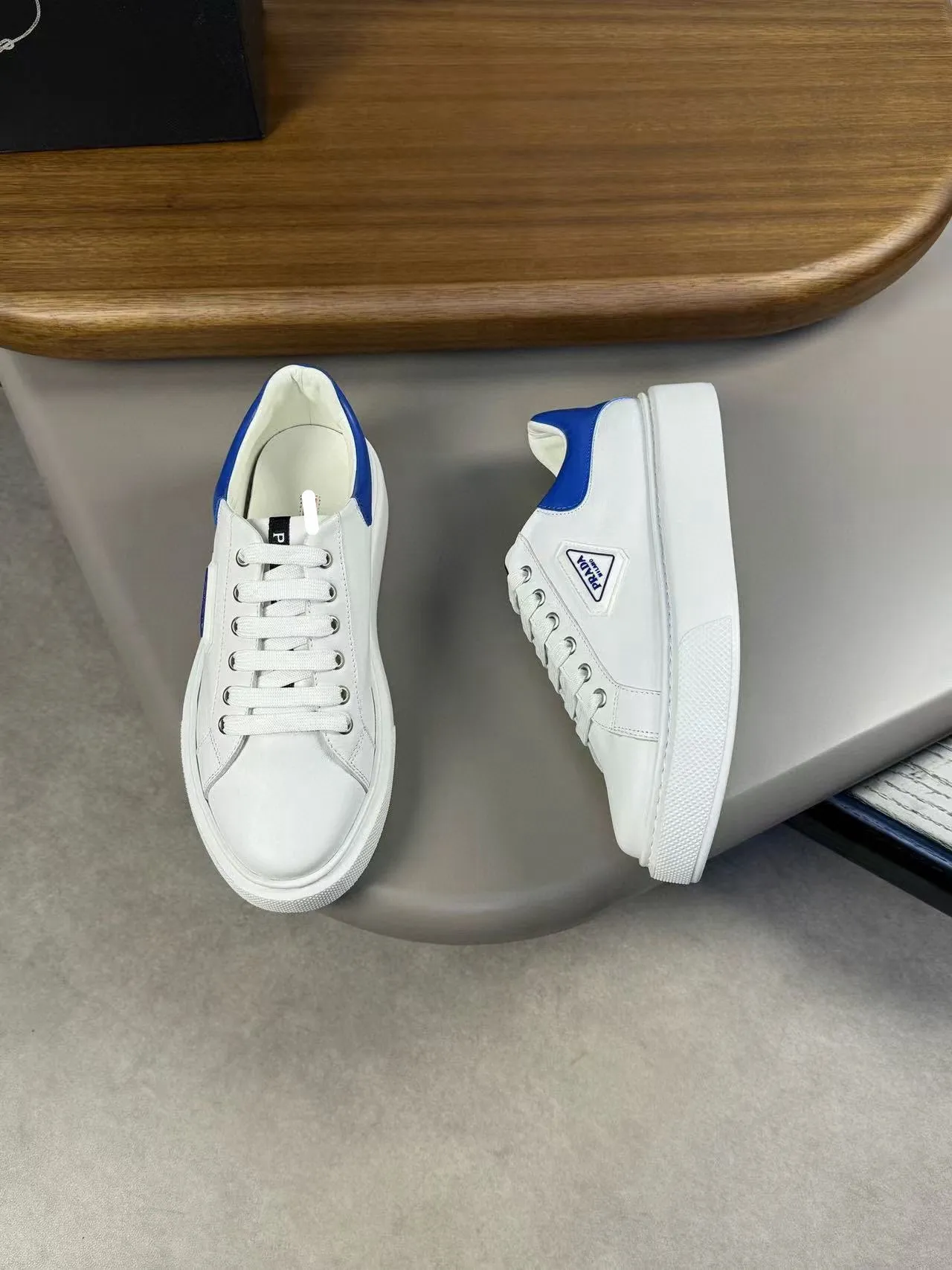 Men's men's shoes 💰420 [New style] 🦕🦕 [PRADA] Prada - High-end quality original order - Upper: original 🔝 Napa calfskin, brand plastic LOGO sewn on shoe body - Lining: water-dyed cowhide - Outsole: original TPU rubber foam; molded outsole - Super high quality control, fine workmanship: highlighted (high-end, luxury, grade) -Size: 39-44 (38, 45, can be customized)